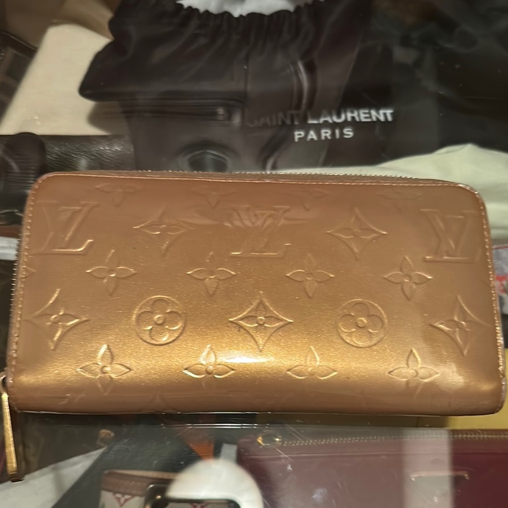 Louis Vuitton Gold Embossed Wallet 💯authentic